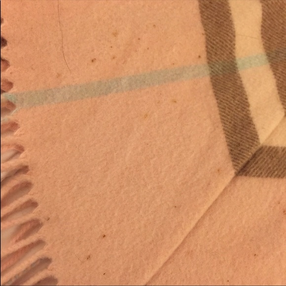 Burberry Pink Poncho - Picture 6 of 7